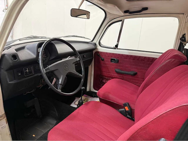 Volkswagen - kever - 1300 - oldtimer - 1972 - afbeelding 33 van  33