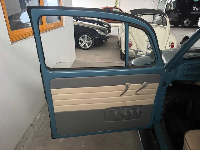 Volkswagen - kever - oldtimer - afbeelding 15 van  16