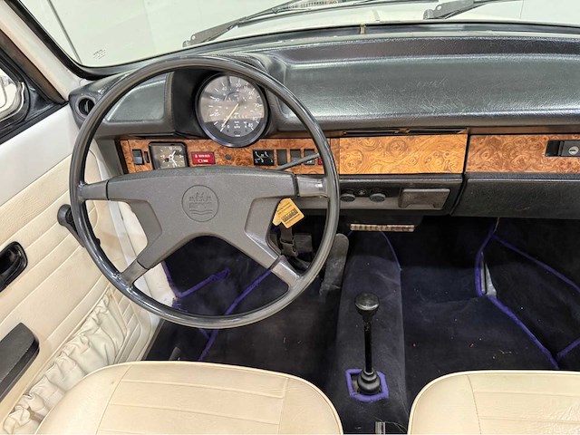 Volkswagen - kever cabriolet - 1303 ls - oldtimer - afbeelding 14 van  44