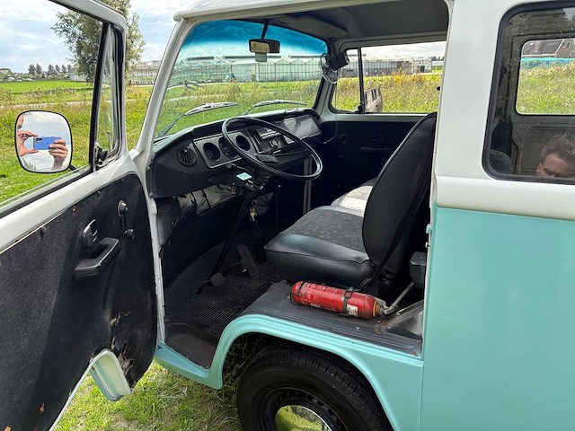 Volkswagen - kombi - t2 - oldtimer - afbeelding 5 van  21