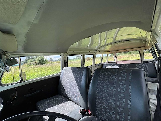 Volkswagen - kombi - t2 - oldtimer - afbeelding 6 van  21