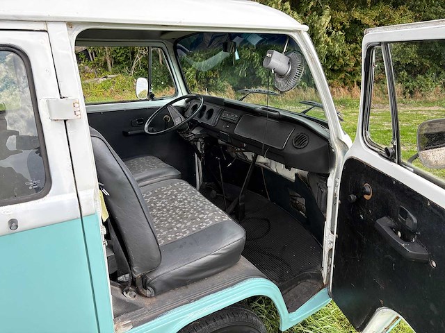 Volkswagen - kombi - t2 - oldtimer - afbeelding 2 van  22