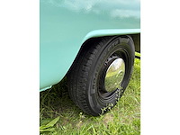 Volkswagen - kombi - t2 - oldtimer - afbeelding 8 van  22