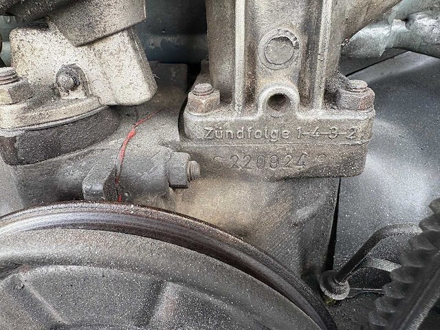 Volkswagen - kombi - t2 - oldtimer - afbeelding 14 van  22