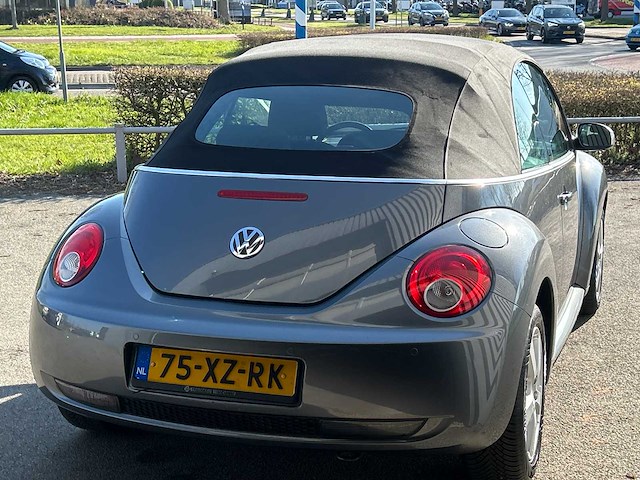 Volkswagen - new beetle cabriolet - 1.6 highline - car - 2007 - afbeelding 20 van  27