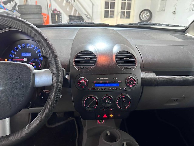 Volkswagen - new beetle cabriolet - 2.0 - 24-lr-fj - afbeelding 4 van  15