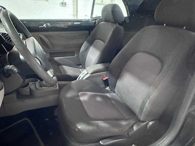 Volkswagen - new beetle cabriolet - 2.0 - 24-lr-fj - afbeelding 5 van  15