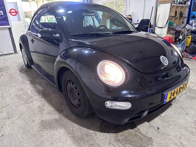 Volkswagen - new beetle cabriolet - 2.0 - 24-lr-fj - afbeelding 12 van  15