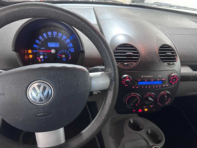 Volkswagen - new beetle cabriolet - 2.0 - 24-lr-fj - afbeelding 15 van  15