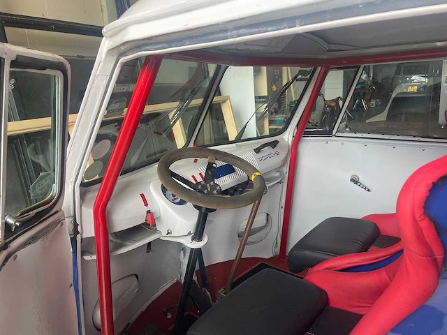 Volkswagen - panelvan - t1 - oldtimer - afbeelding 10 van  17