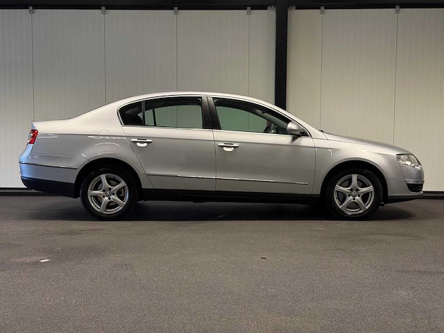 Volkswagen - passat - 1.6 fsi comfortline - car - 2007|09-tp-vs|iaw - afbeelding 12 van  17