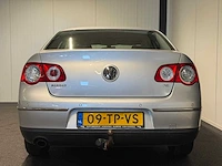 Volkswagen - passat - 1.6 fsi comfortline 09-tp-vs 2007 - afbeelding 8 van  18