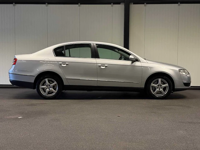Volkswagen - passat - 1.6 fsi comfortline 09-tp-vs 2007 - afbeelding 13 van  18
