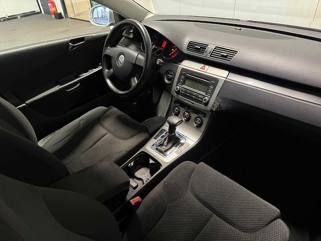 Volkswagen - passat - 1.6 fsi comfortline 09-tp-vs 2007 - afbeelding 6 van  13