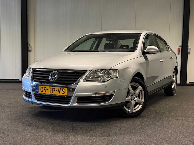 Volkswagen - passat - 1.6 fsi comfortline 09-tp-vs 2007 - afbeelding 1 van  13