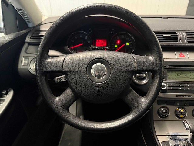 Volkswagen - passat - 1.6 fsi comfortline 09-tp-vs 2007 - afbeelding 12 van  13