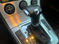 Volkswagen - passat - 3.2 v6 highline 4m - personenauto - 2006 - afbeelding 3 van  14