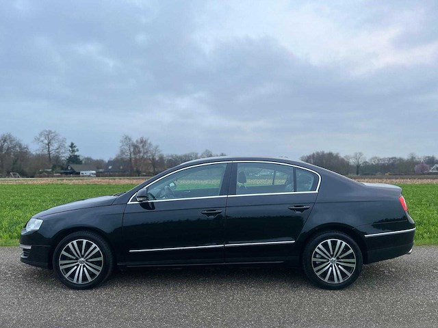Volkswagen - passat - 3.2 v6 highline 4m - personenauto - 2006 - afbeelding 6 van  14