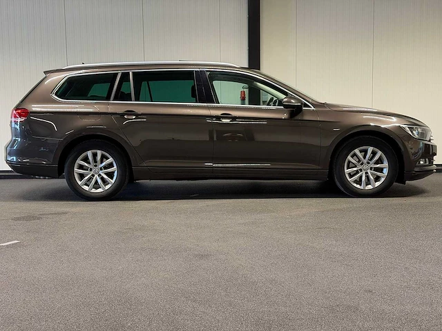 Volkswagen - passat variant - 1.4 tsi act con s.p. - xt-912-l- 2016 iaw - afbeelding 21 van  31