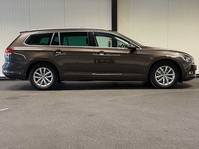 Volkswagen - passat variant - 1.4 tsi act con s.p. - xt-912-l- 2016 iaw - afbeelding 18 van  25