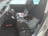 Volkswagen - passat variant - 1.4 tsi comfortline - 76-gzn-6- 2008 - afbeelding 1 van  2