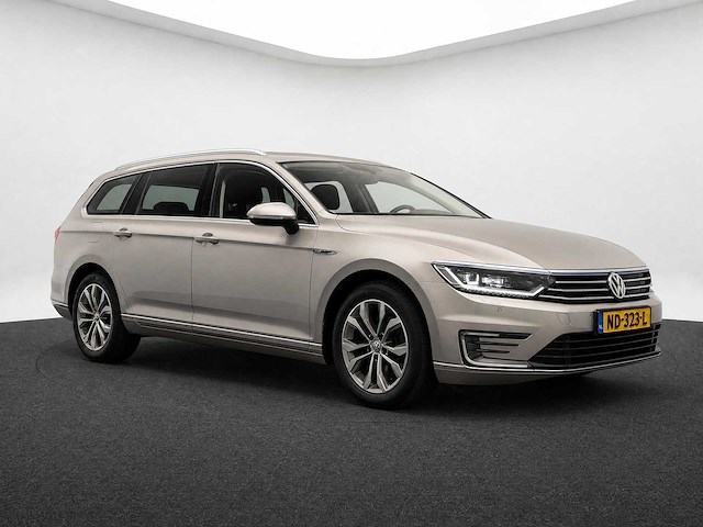 Volkswagen - passat variant - 1.4 tsi gte con. ser - nd-323-l- 2016 iaw - afbeelding 9 van  18