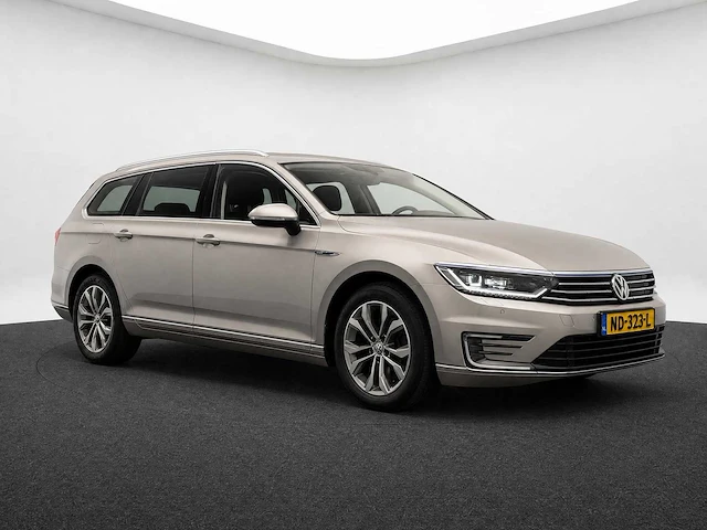 Volkswagen - passat variant - 1.4 tsi gte con. ser - nd-323-l- 2016 iaw - afbeelding 13 van  18