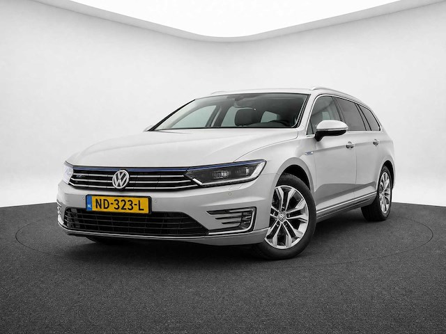 Volkswagen - passat variant - 1.4 tsi gte con. ser - nd-323-l- 2016 iaw - afbeelding 1 van  18