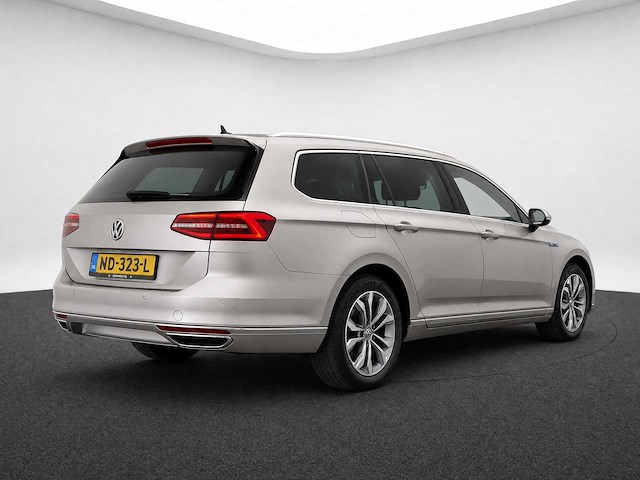 Volkswagen - passat variant - 1.4 tsi gte con. ser - nd-323-l- 2016 iaw - afbeelding 15 van  18