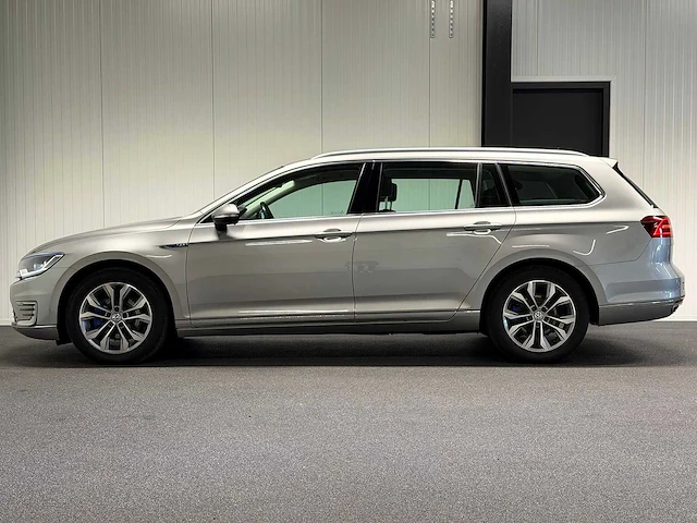 Volkswagen - passat variant - 1.4 tsi gte con. ser - nd-323-l- 2016 iaw - afbeelding 6 van  18