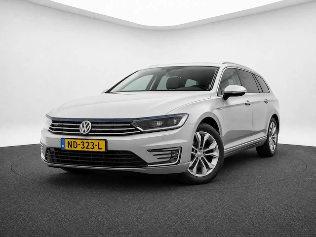 Volkswagen - passat variant - 1.4 tsi gte con. ser - nd-323-l- 2016 iaw - afbeelding 1 van  18
