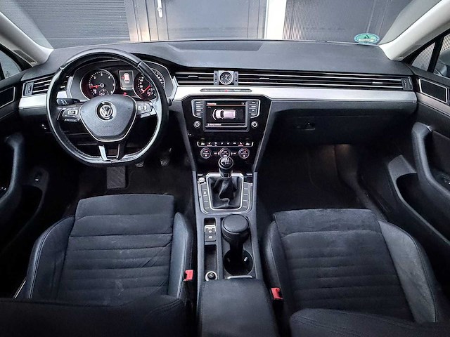 Volkswagen - passat variant - 1.6 tdi highline - car - 2015||passat variant - 1.6 tdi highline|3-zls-32|iaw - afbeelding 13 van  29