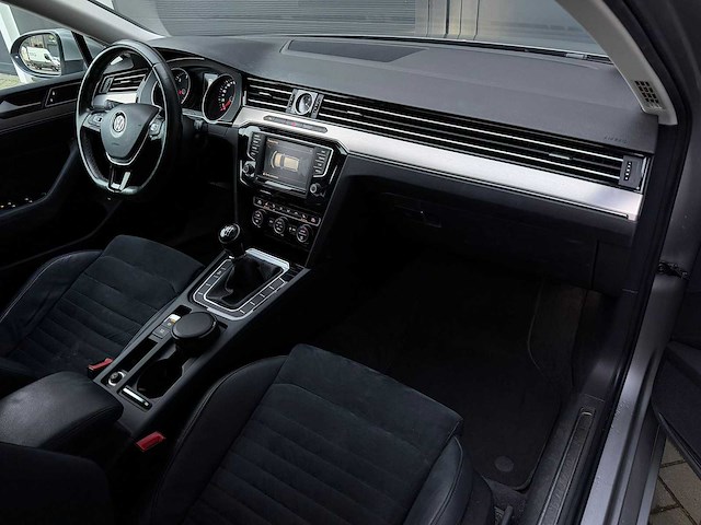 Volkswagen - passat variant - 1.6 tdi highline - car - 2015||passat variant - 1.6 tdi highline|3-zls-32|iaw - afbeelding 15 van  29