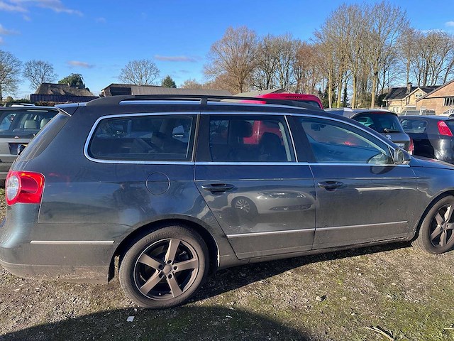 Volkswagen - passat variant - 2.0 fsi comfortl.bns - 31-xf-gr - afbeelding 16 van  19
