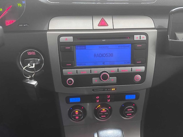 Volkswagen - passat variant - 2.0 tdi dsg comfortline - 79-tf-bd- 2006 - afbeelding 2 van  20