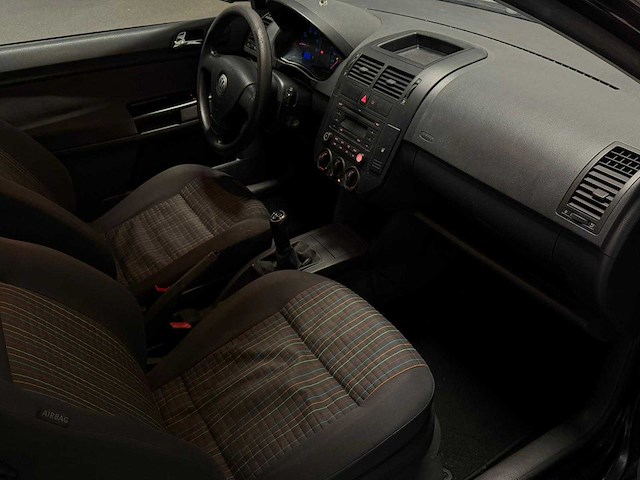 Volkswagen - polo - 1.2-12v trendline 2008 3-sgt-96 iaw - afbeelding 2 van  19