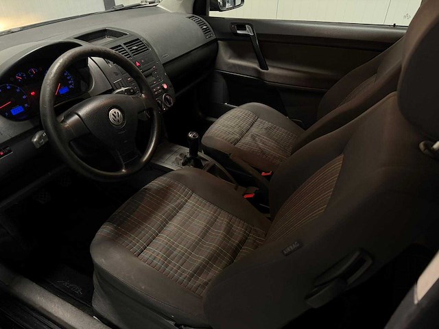 Volkswagen - polo - 1.2-12v trendline 2008 3-sgt-96 iaw - afbeelding 8 van  19