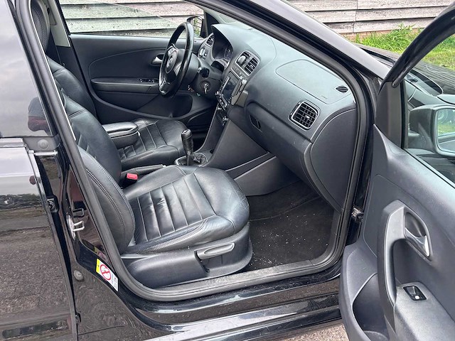 Volkswagen - polo - 1.2 tdi bl.m. comfl. - car - 2011 - afbeelding 13 van  15