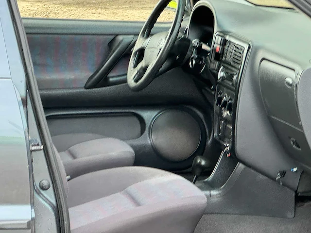 Volkswagen - polo - 1.4 - automaat - 1998 - 73-xh-hs - personenauto - afbeelding 2 van  13