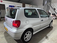 Volkswagen - polo - 1.4-16v trendline - 77-gt-ph- 2001 - afbeelding 8 van  17