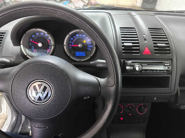 Volkswagen - polo - 1.4-16v trendline - 77-gt-ph- 2001 - afbeelding 13 van  17