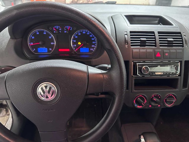 Volkswagen - polo - 1.6-16v optive - 10-xj-xv - afbeelding 20 van  20