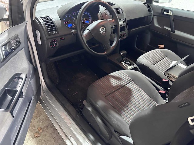 Volkswagen - polo - 1.6-16v optive - 10-xj-xv - afbeelding 19 van  20