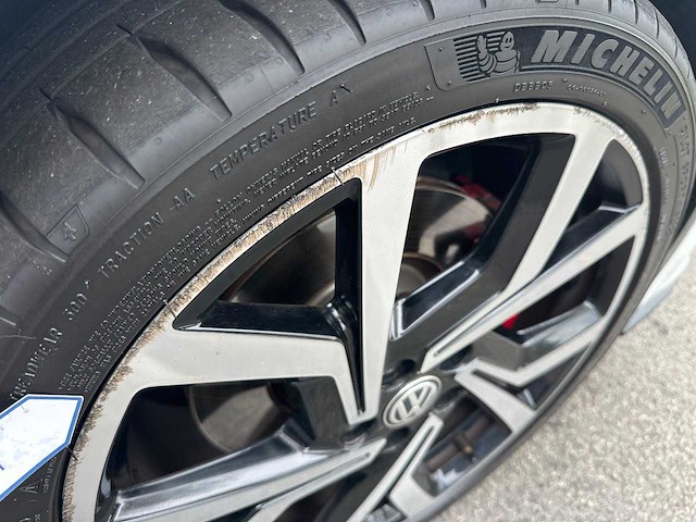 Volkswagen - polo - 2.0 tsi gti - car - 2019 - afbeelding 16 van  28