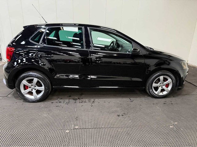 Volkswagen - polo - personenauto - 2012 - afbeelding 24 van  27