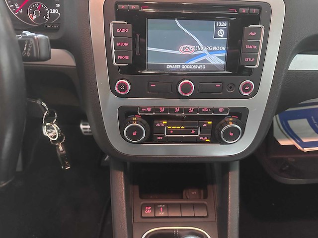 Volkswagen - scirocco - 1.4 tsi - x-438-gn- 2010 - afbeelding 4 van  17