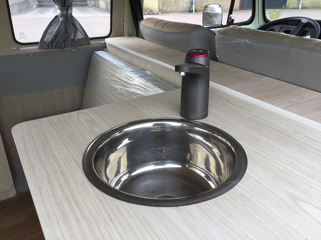 Volkswagen - t2 - camper - oldtimer - afbeelding 2 van  24