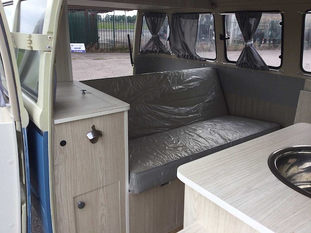 Volkswagen - t2 - camper - oldtimer - afbeelding 3 van  24