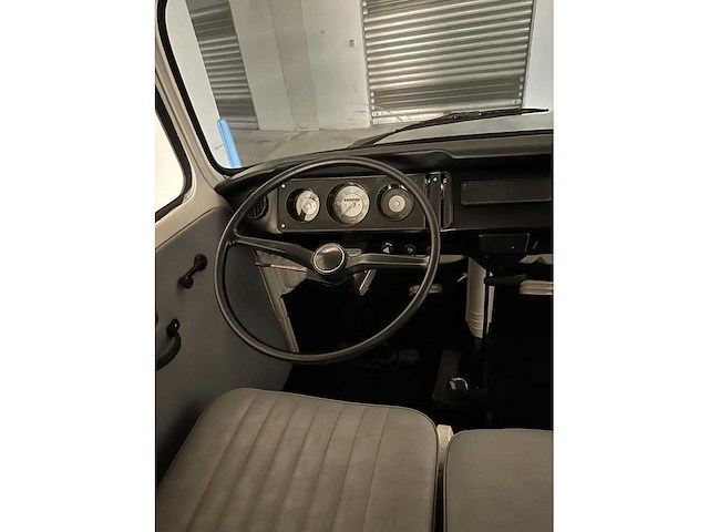 Volkswagen - t2 - t2 bay window - oldtimer - afbeelding 12 van  12