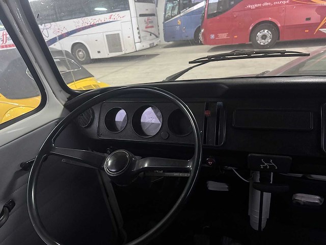 Volkswagen - t2 - t2 bay window - oldtimer - afbeelding 10 van  13